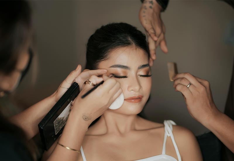 Long-Lasting Semi-Permanent Makeup Service